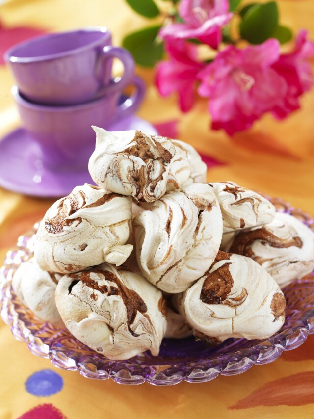 GLUTENFRITT: Marmorert marengs med sjokolade Foto: All Over Press GLUTENFRITT: Marmorert marengs med sjokolade Foto: All Over Press